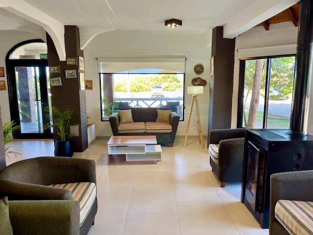 Recepción y lobby del hotel Punta Verde